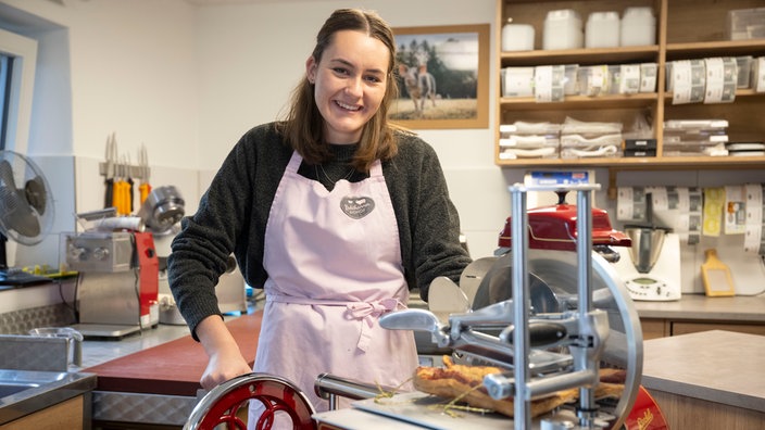 Katharina Mühlbauer im Hofladen. 