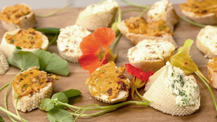Baguette mit Butter-Variationen