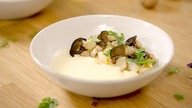 Panna Cotta  mit Birnen-Chutney und Schoko-Crumbel