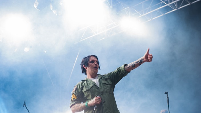 Aufnahme von der Band Apoptygma Berzerk auf der Bühne