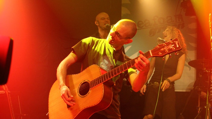 Ein Gitarrist von Seafoam Green beim Bootleg im September 2007
