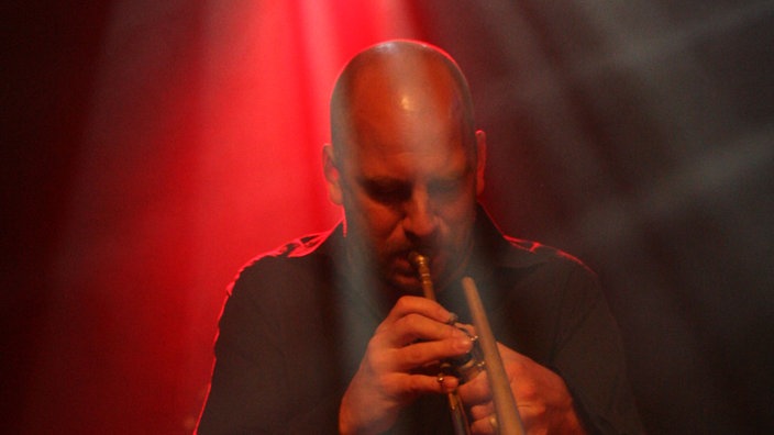 Ein Bläser von Laura López Castro beim Bootleg im September 2007