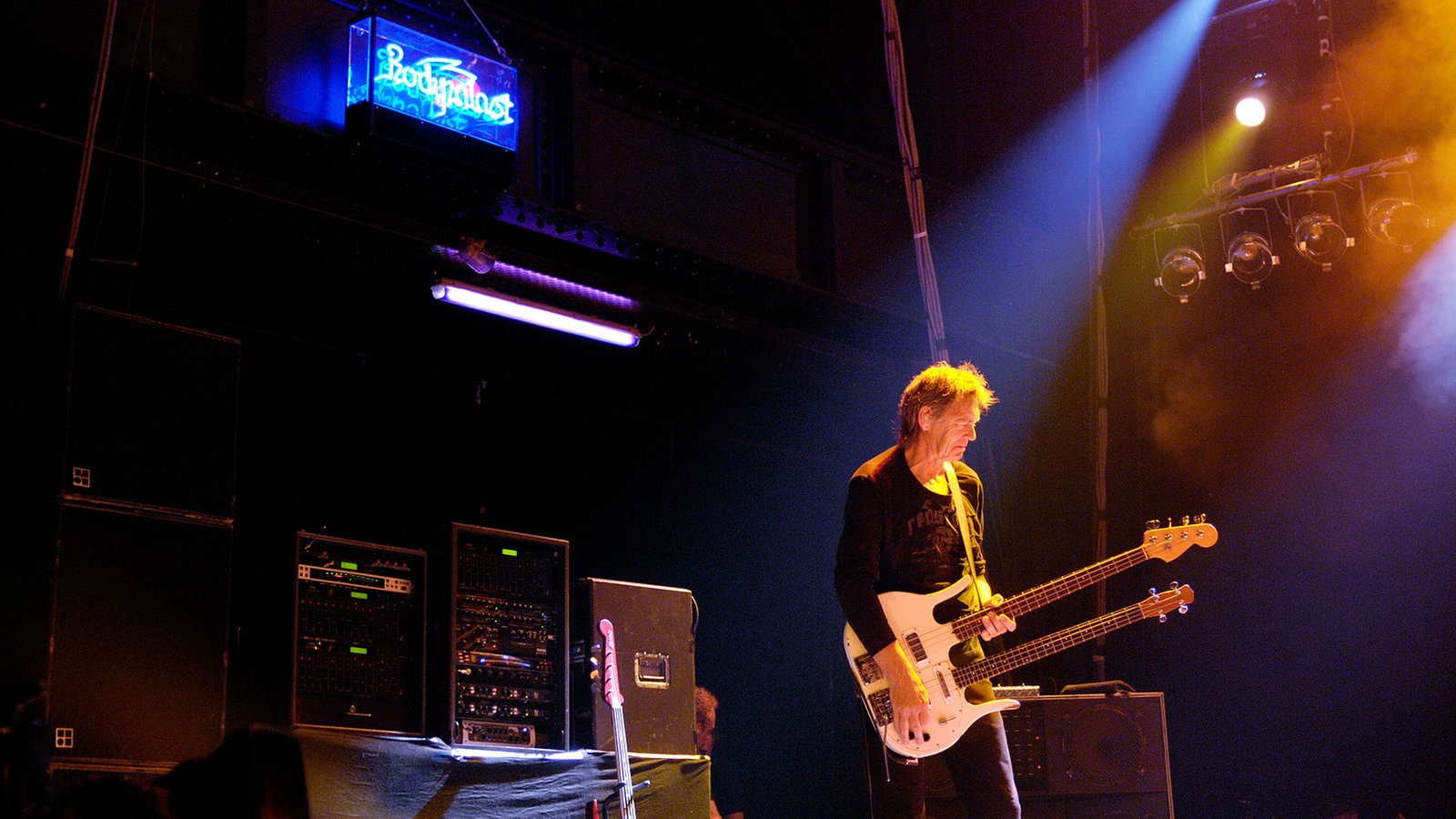 Rinus Gerritsen von Golden Earring auf der Bühne der Classic Rocknacht 2007