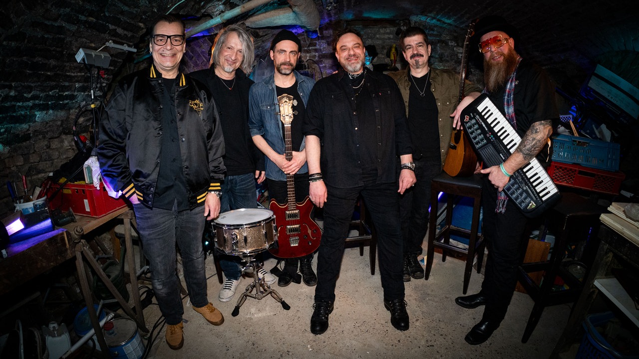 Ellis Mano Band