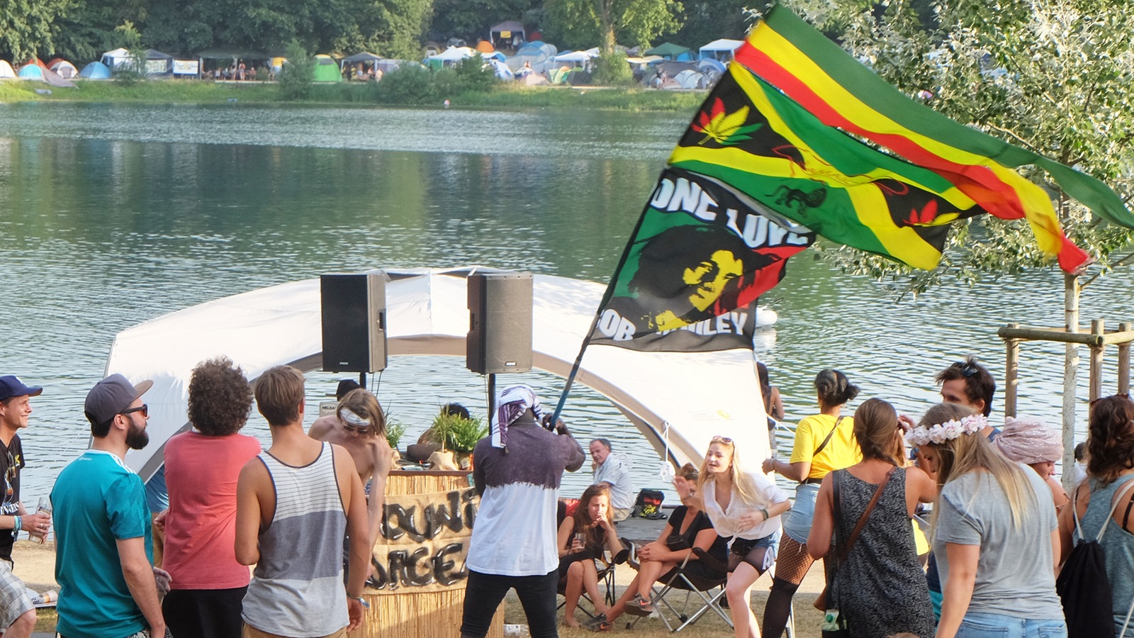 Besucher auf dem Summerjam Festival 
