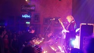 Seitlicher Blick auf die Bühne beim Konzert von "Jane".
