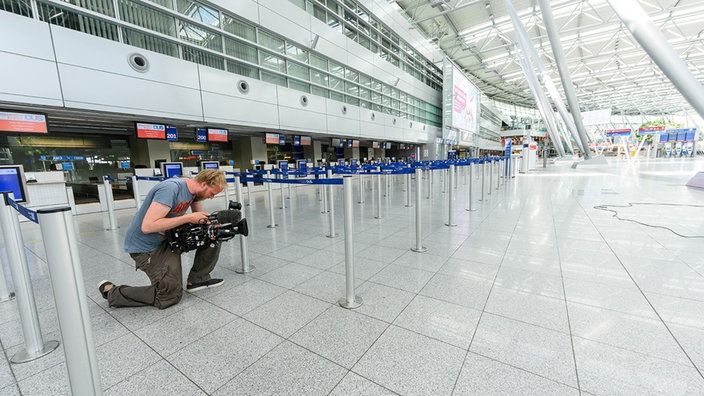 Maxim: Corona Session auf dem Flughafen Düsseldorf