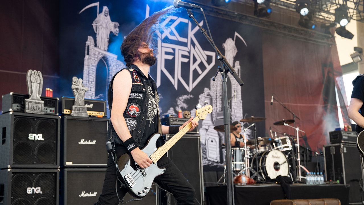 Neck Cementery