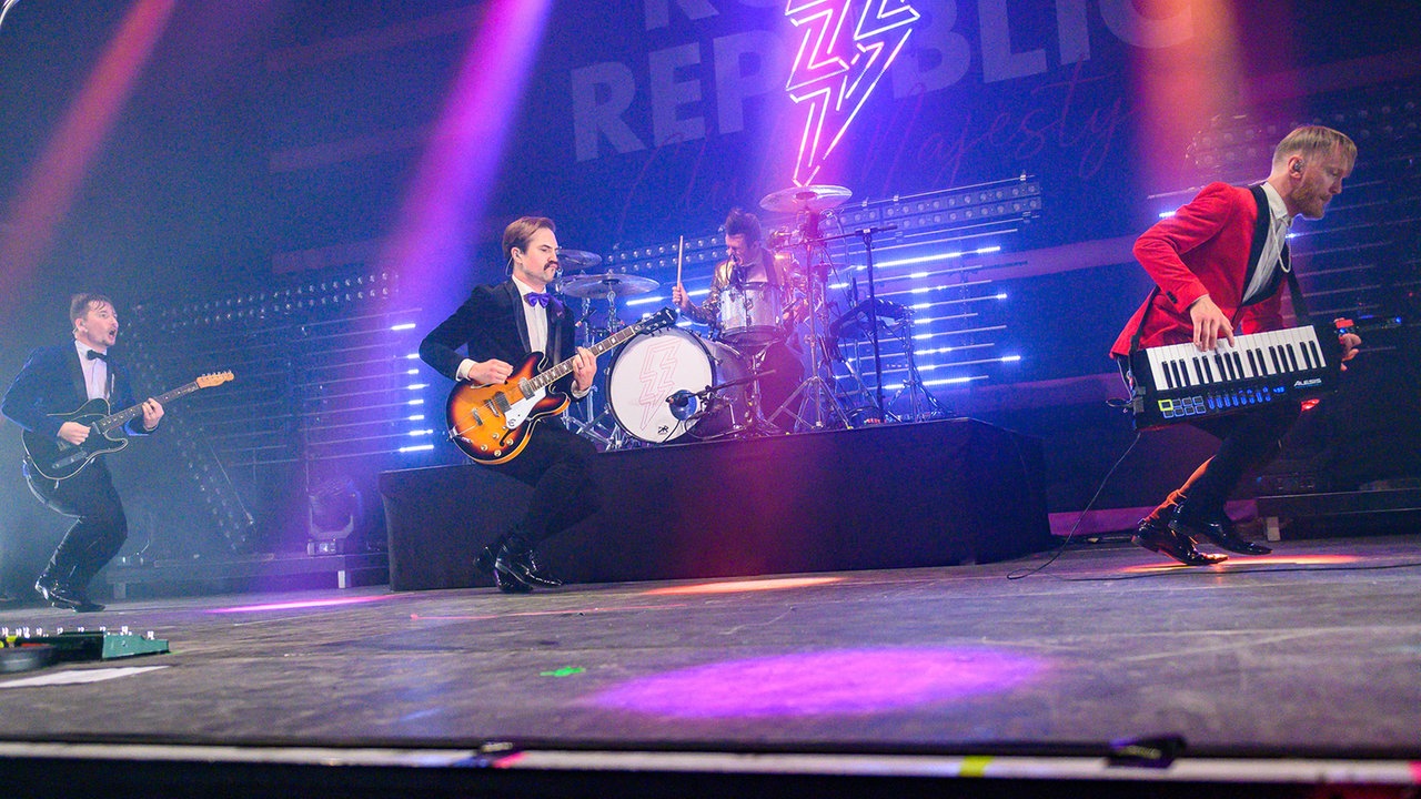  Royal Republic