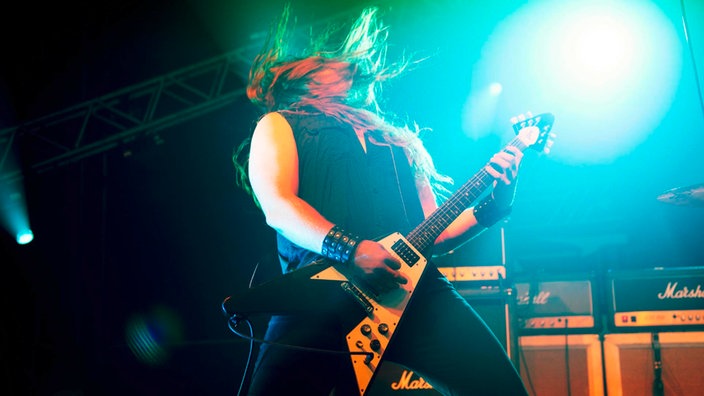 Thomas Tofthagen spielt Gitarre