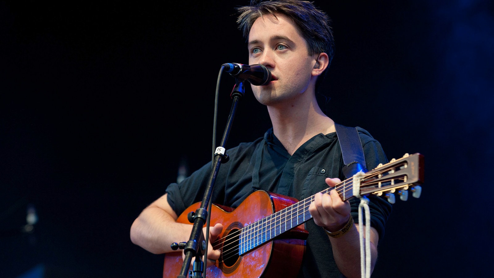 Frontmann der Band Villagers am Mikro