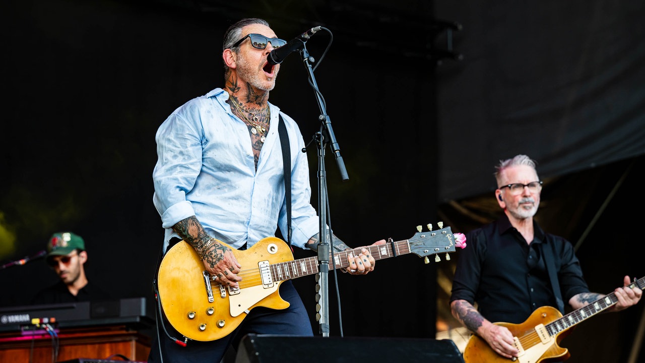 Social Distortion