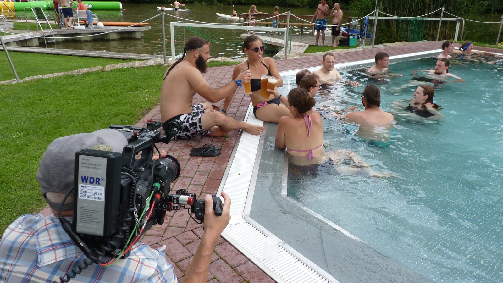 Rockpalast-Kameramann Claus für's Summer Breeze 2017 im Freibad Dinkelsbühl