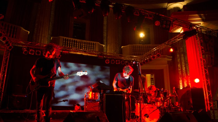 Aufnahme der Band The Soft Moon auf der Bühne