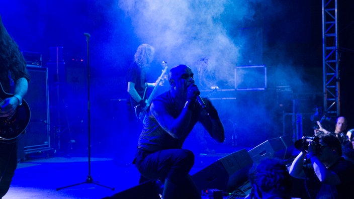 Aufnahme der Band Primordial auf der Bühne