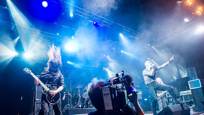 Aufnahme der Band Primordial auf der Bühne