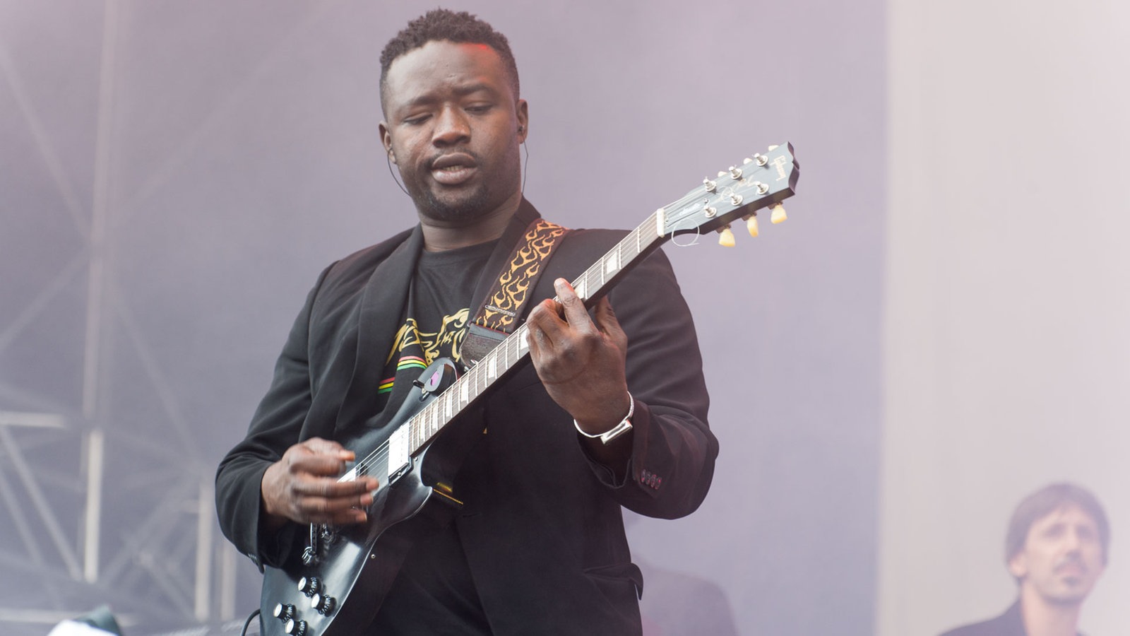 Yaniss Odua & Artikal Band
