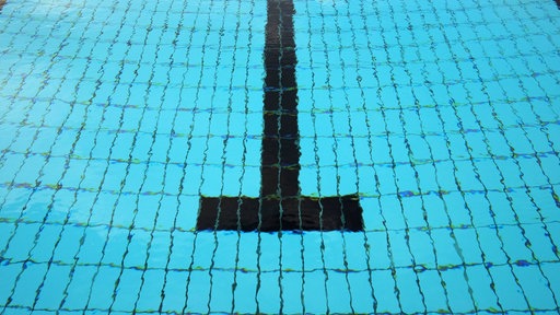 Symbolbild Schwimmbad