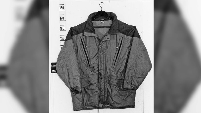 Jacke eines gesuchten Messerangreifers