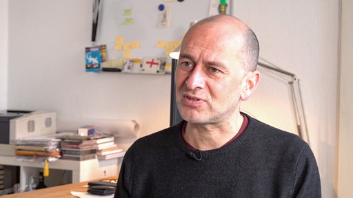 Mafia-Experte Sandro Mattioli während eines Interviews