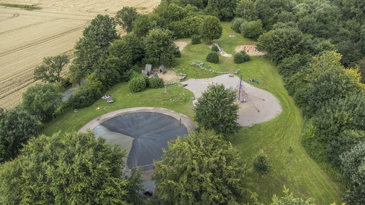Spielplatz Marienmünster aus einer Drohnenansicht 