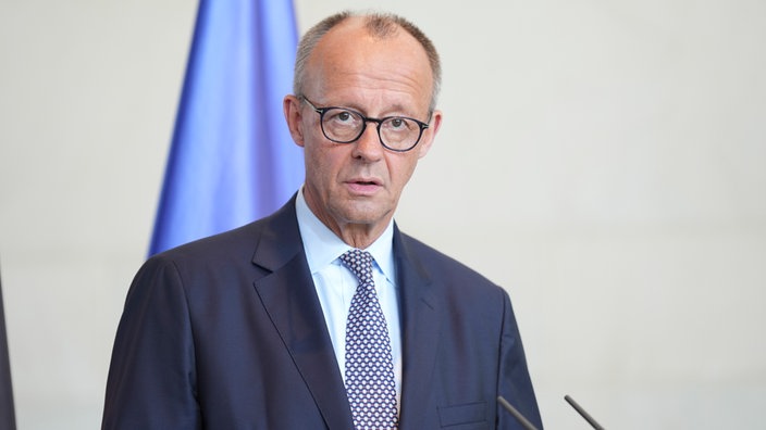 Bundeskanzler Friedrich Merz im Portrait bei der Pressekonferenz nach der virtuellen Konferenz mit der EU und USA im Bundeskanzleramt, Berlin, 13.08.2025