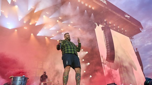 Jan Gorkow, Sänger von Feine Sahne Fischfilet bei Rock am Ring 2025