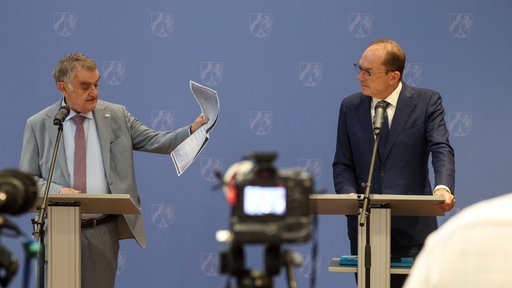 Herbert Reul (links) und Alexander Dobrindt bei einer Pressekonferenz