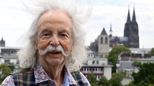 Jean Pütz lächelt in die Kamera