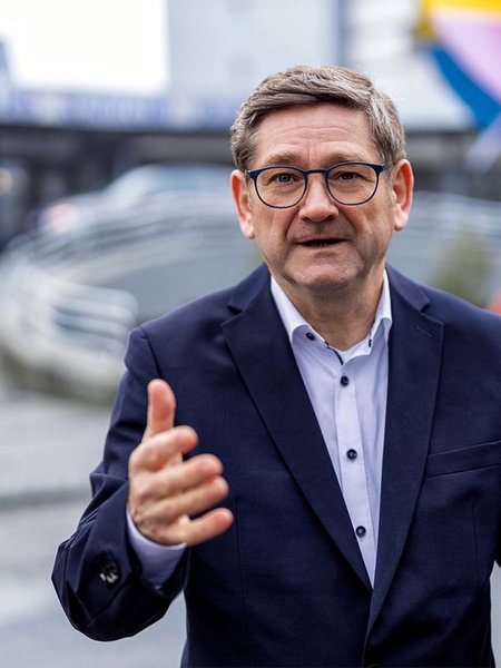 Josef Neumann (SPD) gewinnt den Wahlkreis Wuppertal III - Solingen II bei der NRW-Landtagswahl 2022