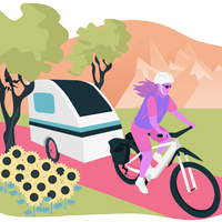 Das Bild zeigt eine Illustration von einer Frau, die mit einem E-Bike einen kleinen Wohnwagen durch eine Landschaft zieht.