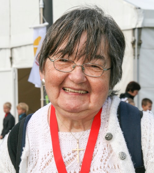 Teilnehmerin an dem Abschlussgottesdienst im RheinEnergiestadion