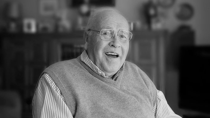Egon Hoegen in seinem Haus in Rösrath