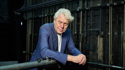Johan Simons, Theaterintendant, steht im Schauspielhaus Bochum (2023)