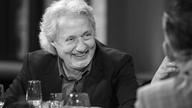 Konrad Beikircher in schwarz-weiß