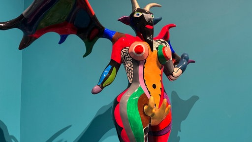 Niki de Saint Phalle Nana mit Flügeln und Hörnern