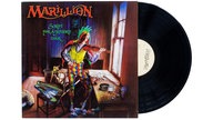 Das Cover des Albums "Script for a Jester's Tear" zeigt einen traurig blickenden Hofnarren, der auf einer Geige spielt
