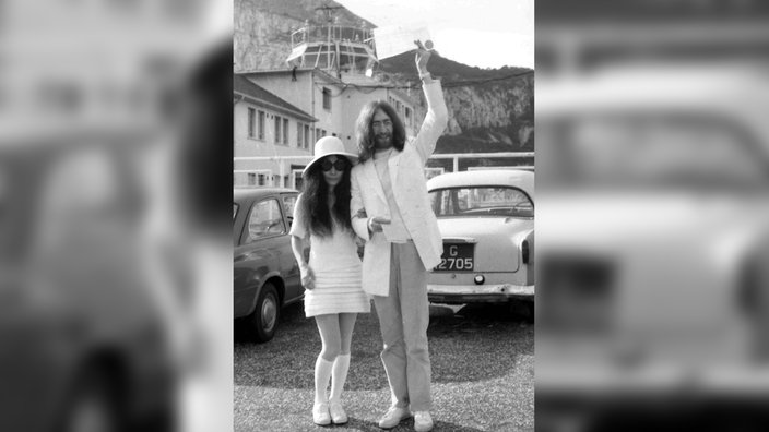 Yoko Ono und John Lennon 1969 in Gibraltar