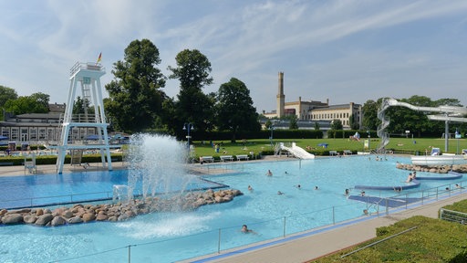 Schwimmbecken des Wiesenfraibad Bielefeld