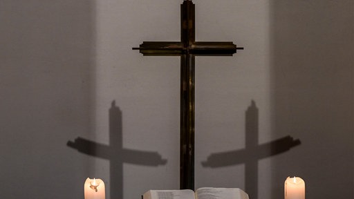 Es ist wohl einer der schlimmsten Missbrauchsfälle in der katholischen Kirche. Das Opfer will nun gegen das Erzbistum Köln klagen.
