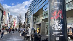 Litfaßsäule in der Kölner Innenstadt mit Werbung für die Olympia-Bewerbung