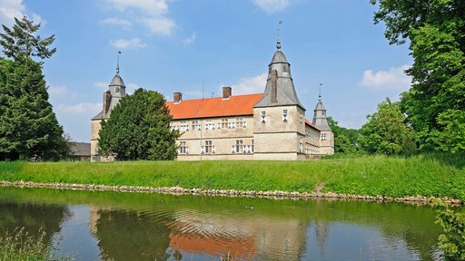 Das Schloss Westerwinkel bei Ascheberg inmitten des Schlossparks