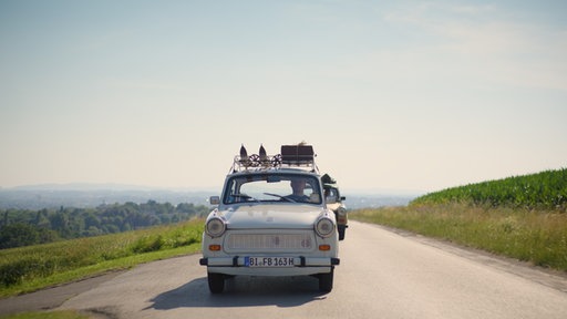 Frederick Beck und Dennis Holm aus OWL fahren DDR-Trabanten
