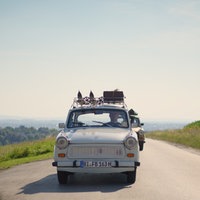 Frederick Beck und Dennis Holm aus OWL fahren DDR-Trabanten