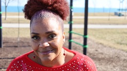 Das Beitragsbild des WDR3 Kulturfeature "Freak Like Me: Wem gehört die Musik, zu der wir tanzen?" zeigt ein Porträt der Sänferin Tish Bailey 