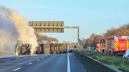 Umgestürzter Elektro-Lkw auf der A46 (11.12.2025)