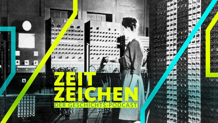 Eine Programmierin des ENIAC-Computers, der an der Universität von Pennsylvania entwickelt wurde (Aufnahme von 1946)