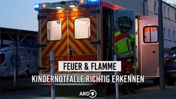 Ein Rettungswagen in der Abenddämmerung