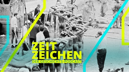 Eine Reihe von Häftlingen mit hinter dem Kopf verschränkten Händen 1971 nach dem Attica-Gefängnis-Aufstand in New York
