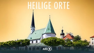 Die Gnadenkapelle aus dem 8. Jahrhundert auf dem Altöttinger Kapellplatz zieht jedes Jahr zehntausende Pilger an, vor gelbem Hintergrund; darüber der Titel der Reihe: "Heilige Orte".